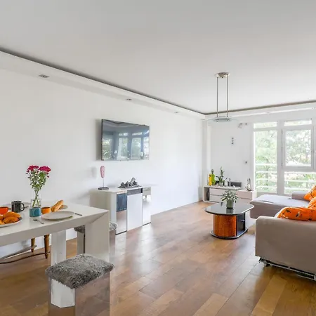Large Modern T3 In - Welkeys Apartment